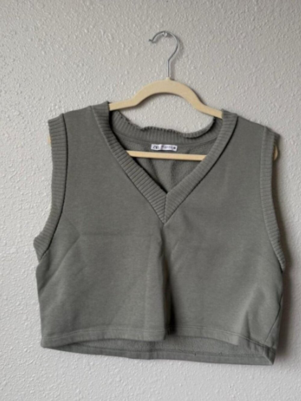 Zara Women's Green and Khaki Crop-top